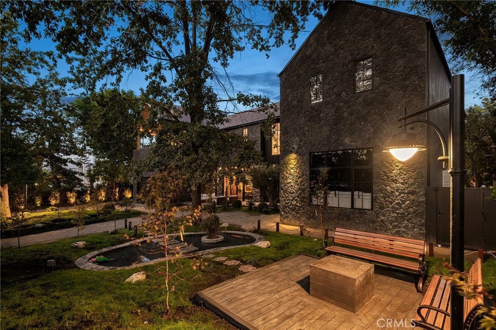 5134 Oakdale
