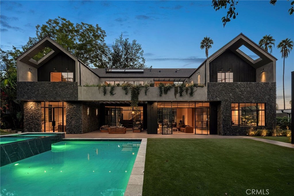 5134 Oakdale
