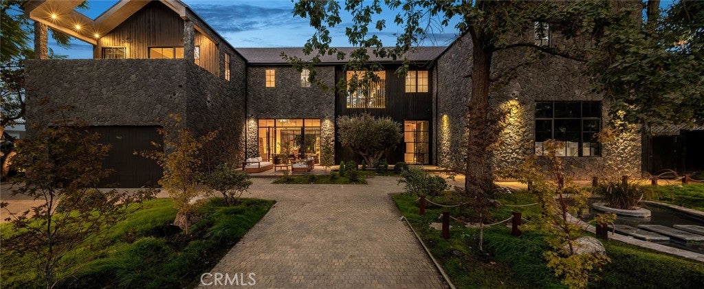 5134 Oakdale