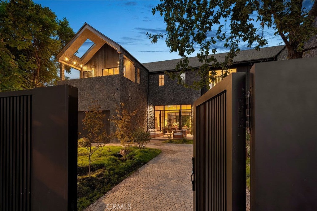 5134 Oakdale