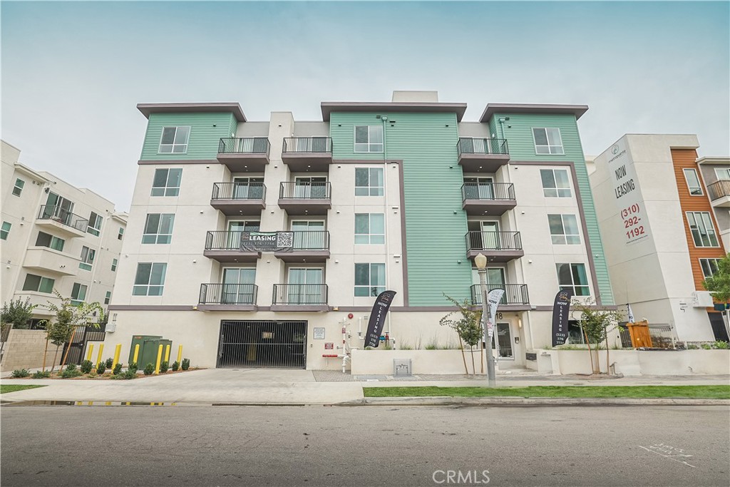 The Peake at 3518 Chesapeake Avenue is a 32 unit apartment building that was recently completed in 2023. The property is 4 stories over a level of on-grade parking and located steps from the Expo Metro E Line Farmdale station, connecting the property to the Westside and Downtown Los Angeles. The diverse unit mix consists of 9 studios with one bathroom, 8 one bedrooms with one bathroom and 12 two bedrooms with two bathroom plus 3 units that are affordable two bedrooms with two bathrooms.