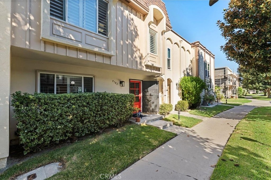 9702 Brookhaven