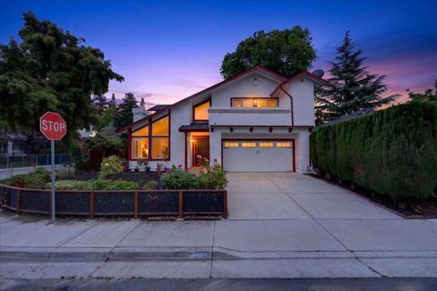 Photo of 4802 Rio Vista Avenue, San Jose, CA 95129 (MLS # ML82046199)