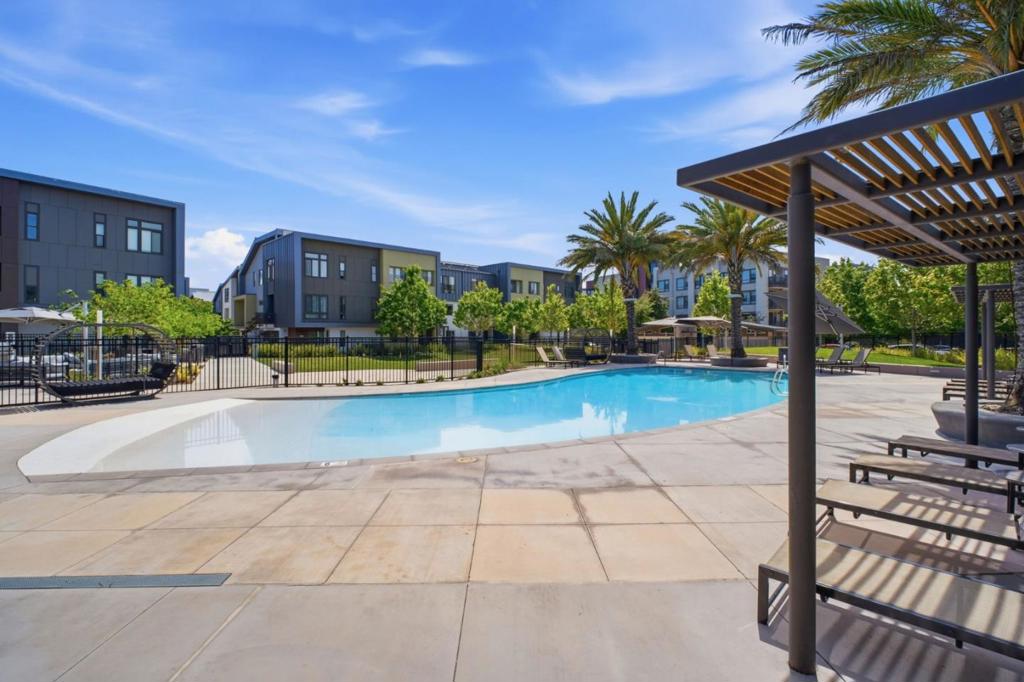 44868 Fremont Boulevard 303