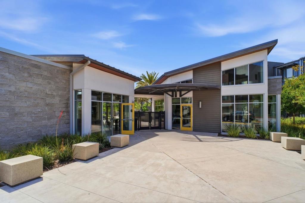 44868 Fremont Boulevard 303