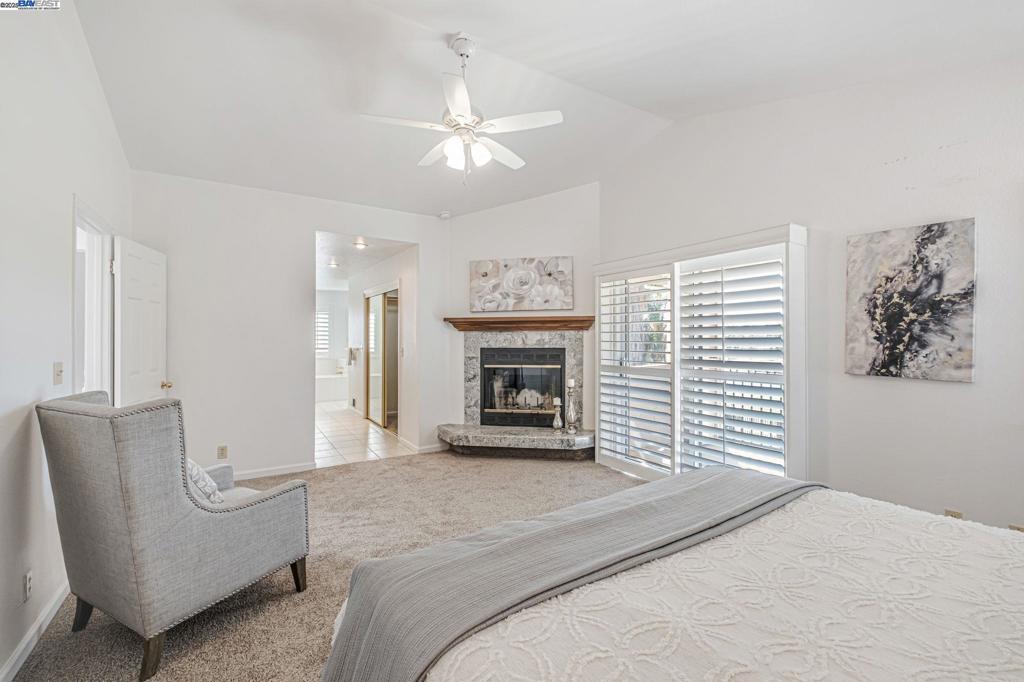 DISCOVERY BAY COUNTRY CLUB - Residential