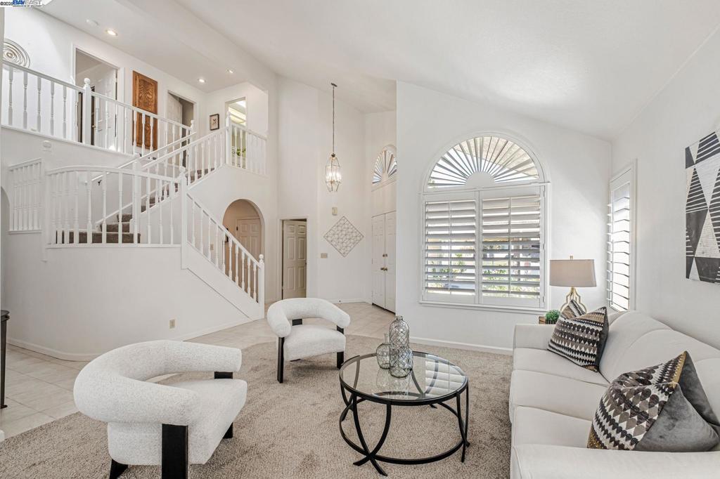 DISCOVERY BAY COUNTRY CLUB - Residential