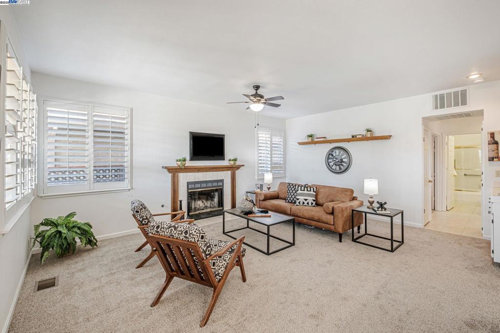 DISCOVERY BAY COUNTRY CLUB - Residential