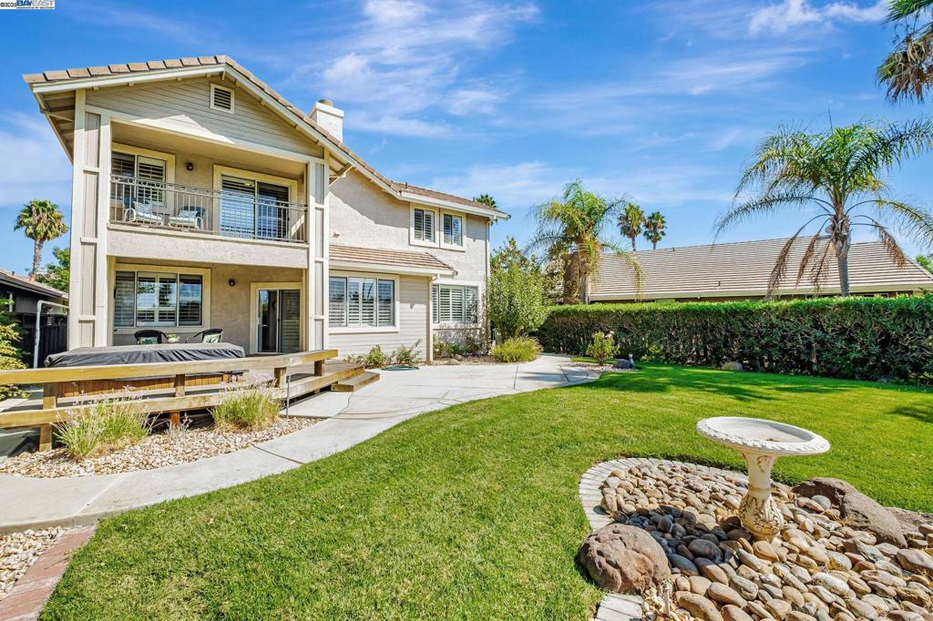 DISCOVERY BAY COUNTRY CLUB - Residential