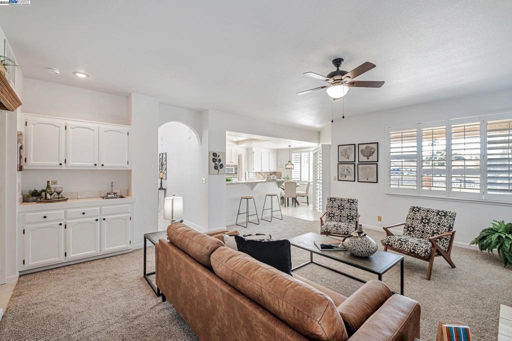 DISCOVERY BAY COUNTRY CLUB - Residential