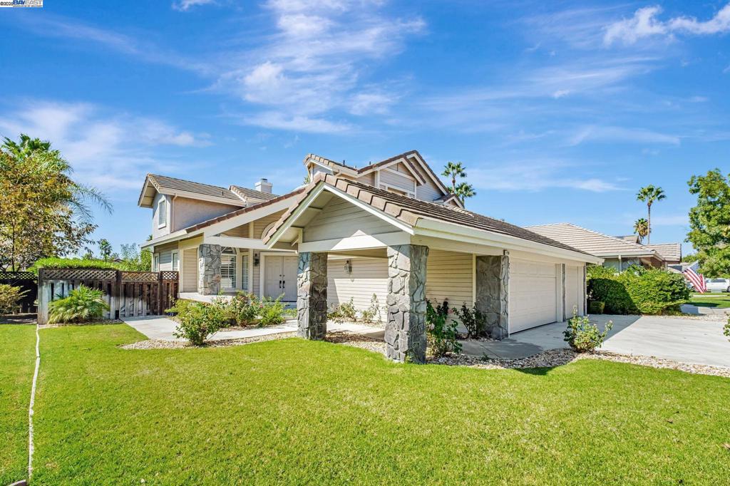 DISCOVERY BAY COUNTRY CLUB - Residential