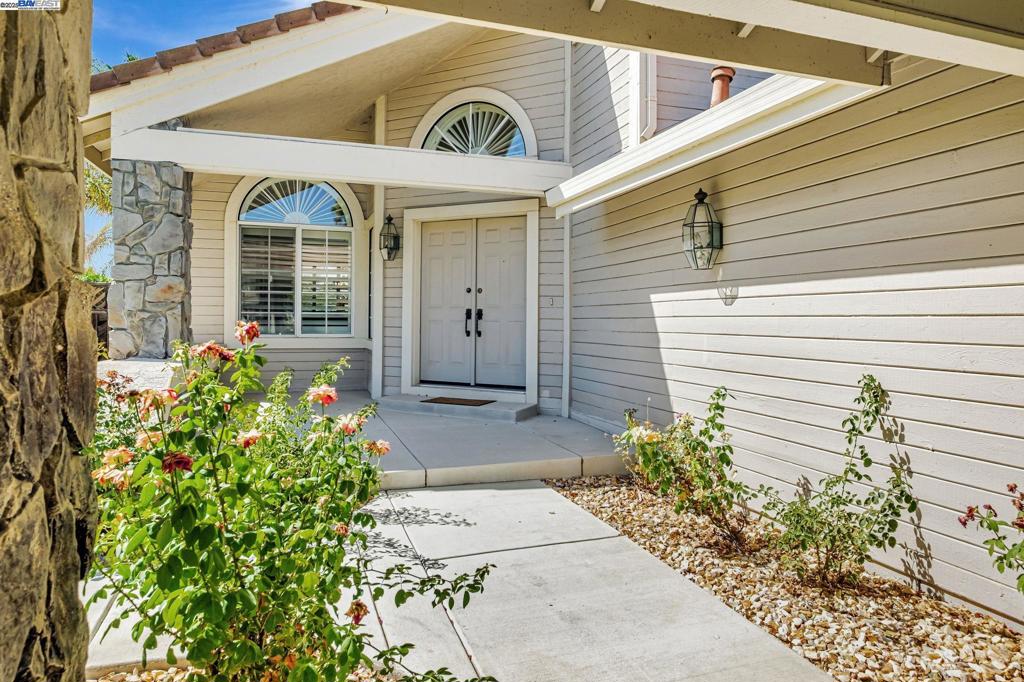 DISCOVERY BAY COUNTRY CLUB - Residential