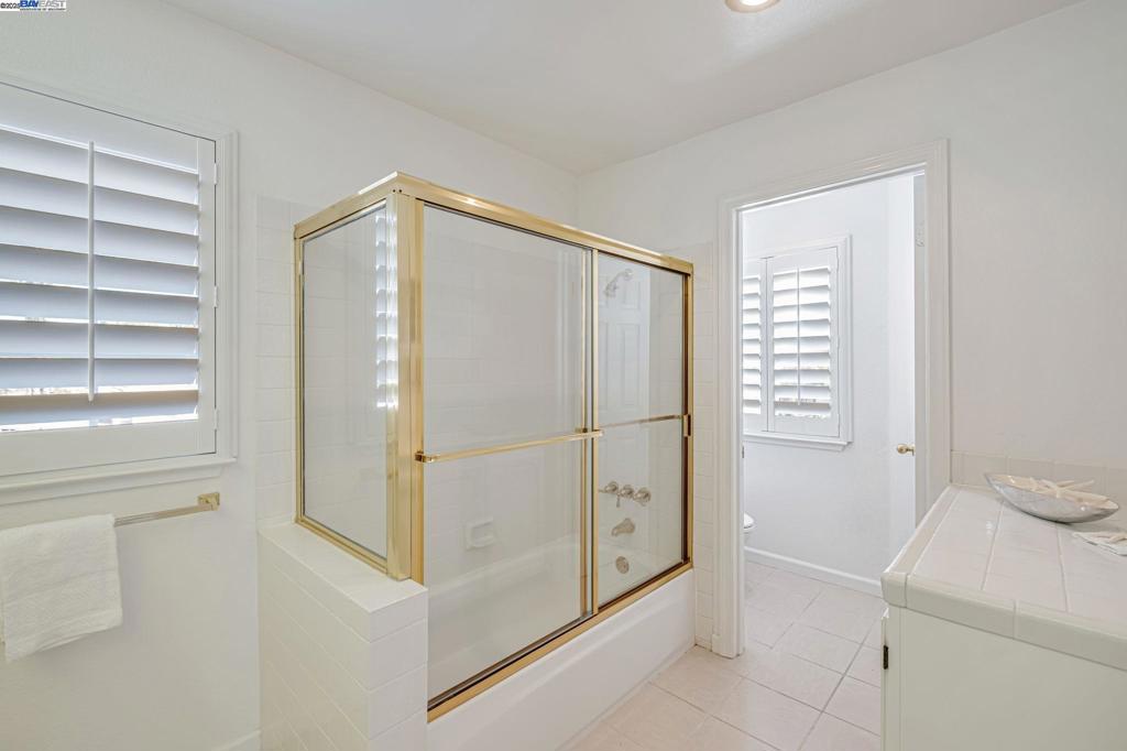 DISCOVERY BAY COUNTRY CLUB - Residential