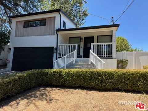 Photo of 5433 Tampa Avenue, Los Angeles, CA 91356 (MLS # 26867091)