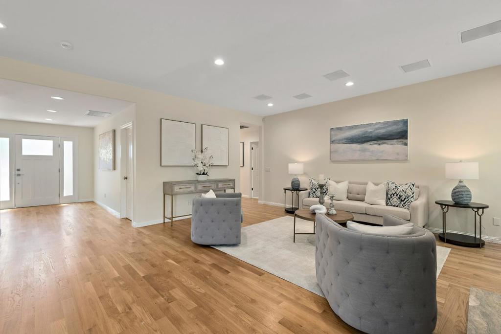 1152 Morton Court