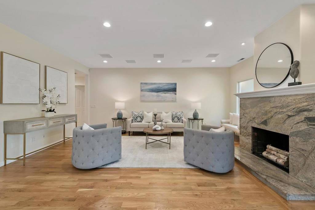 1152 Morton Court