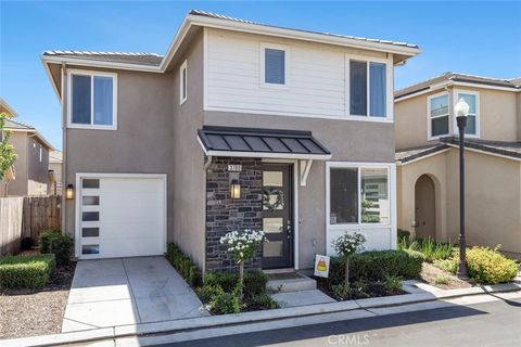 Photo of 3780 Highclere Way, Clovis, CA 93619 (MLS # FR26007754)