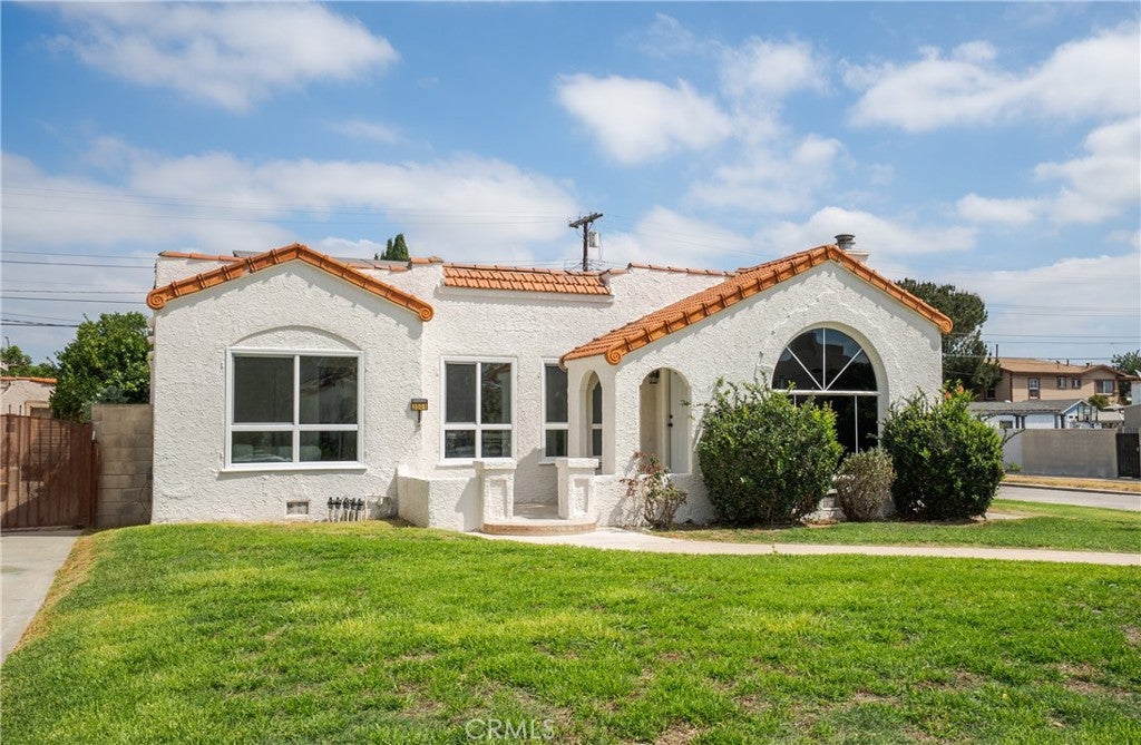 Photo of 3501 W 59th PL, Los Angeles, CA 90043 (MLS # PW26172030)