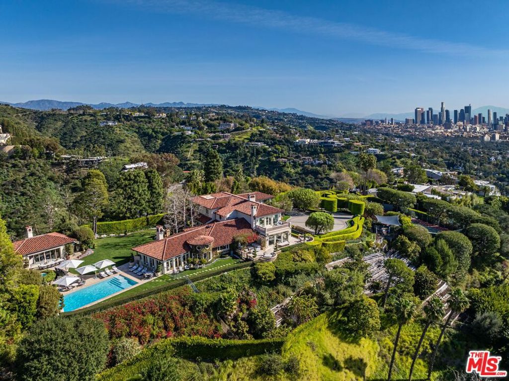 Photo of 1309 Davies Drive, Beverly Hills, CA 90210 (MLS # 26650709)