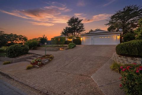 Photo of 9345 Holly Oak Way, Salinas, CA 93907 (MLS # ML82051079)