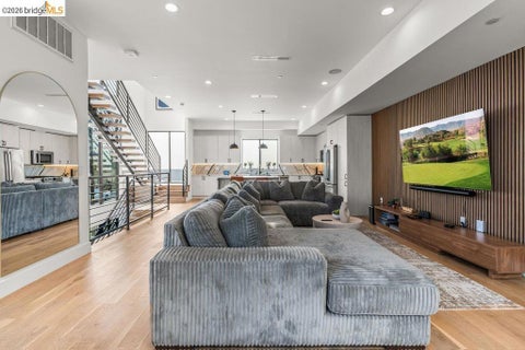 Photo of 6503 N Contour LN LN, North Hollywood, CA 91606 (MLS # 41134298)