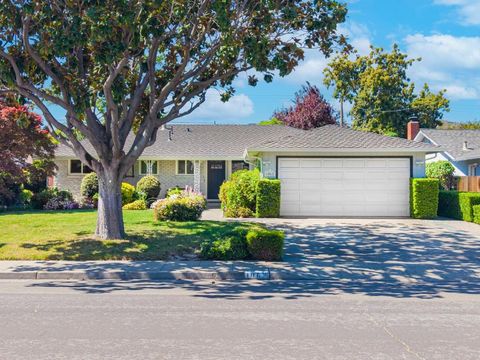 Photo of 1062 Waterbird Way, Santa Clara, CA 95051 (MLS # ML82038777)