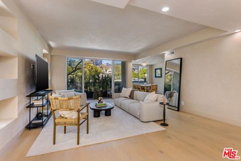 Photo of 818 N Doheny Drive #205, West Hollywood, CA 90069 (MLS # 26777993)