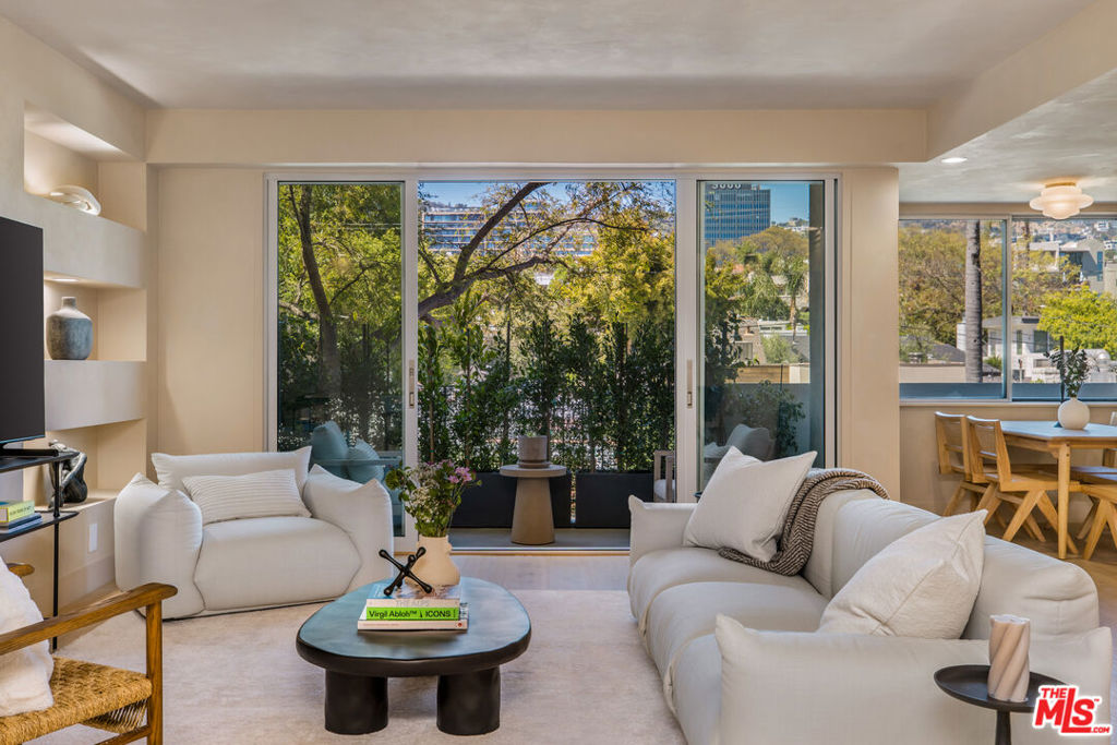 818 N Doheny Drive 205