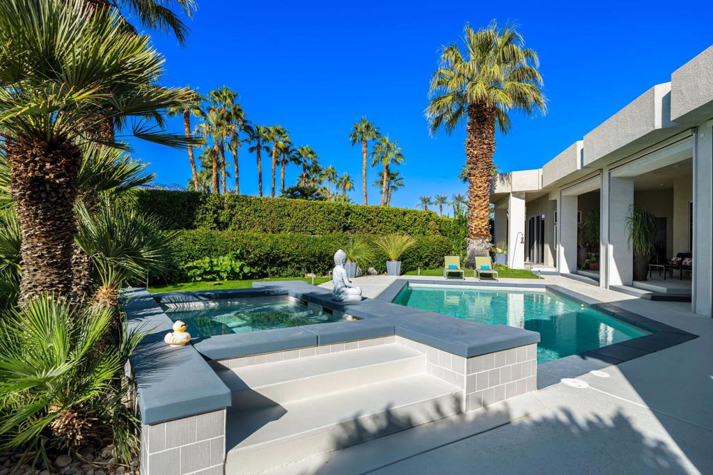 La Residence - Residential