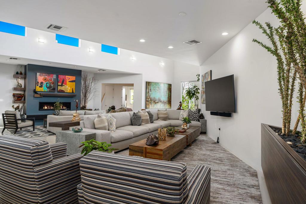 La Residence - Residential