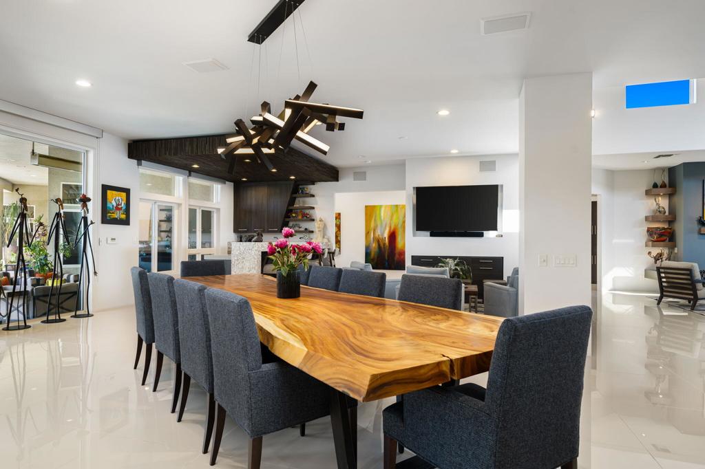 La Residence - Residential