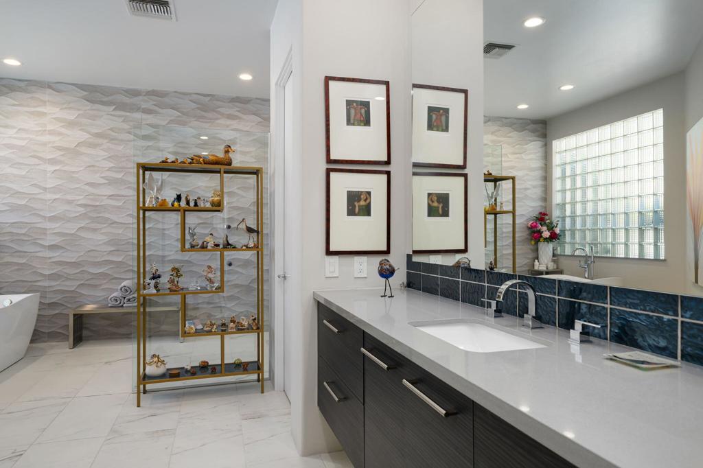 La Residence - Residential