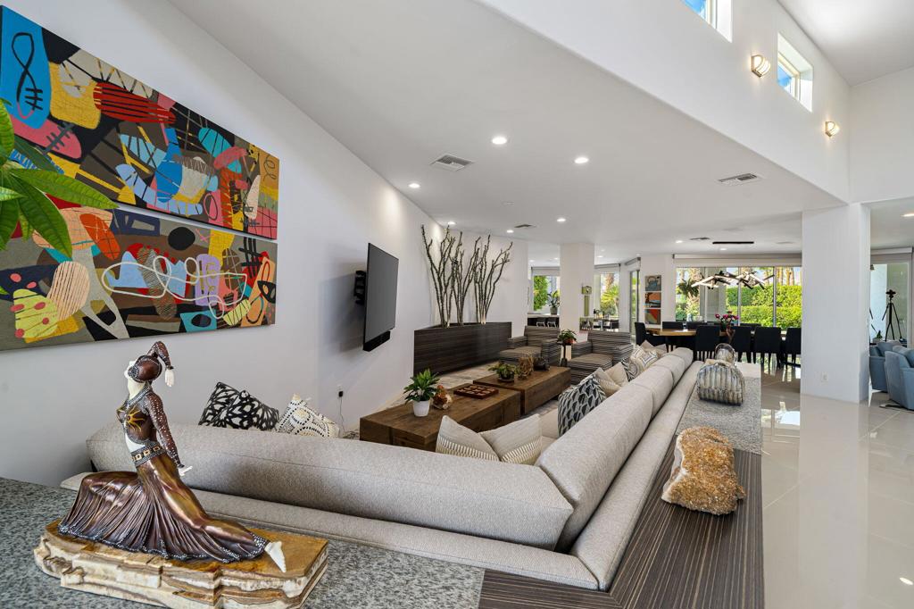 La Residence - Residential