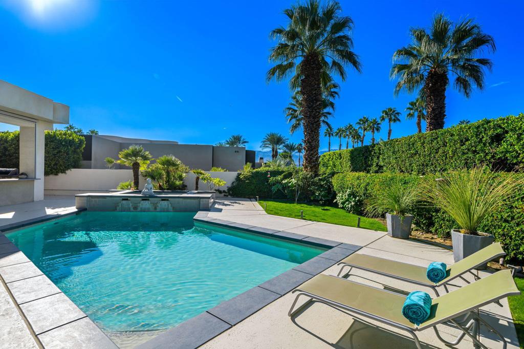 La Residence - Residential