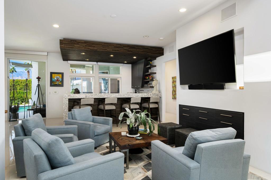 La Residence - Residential