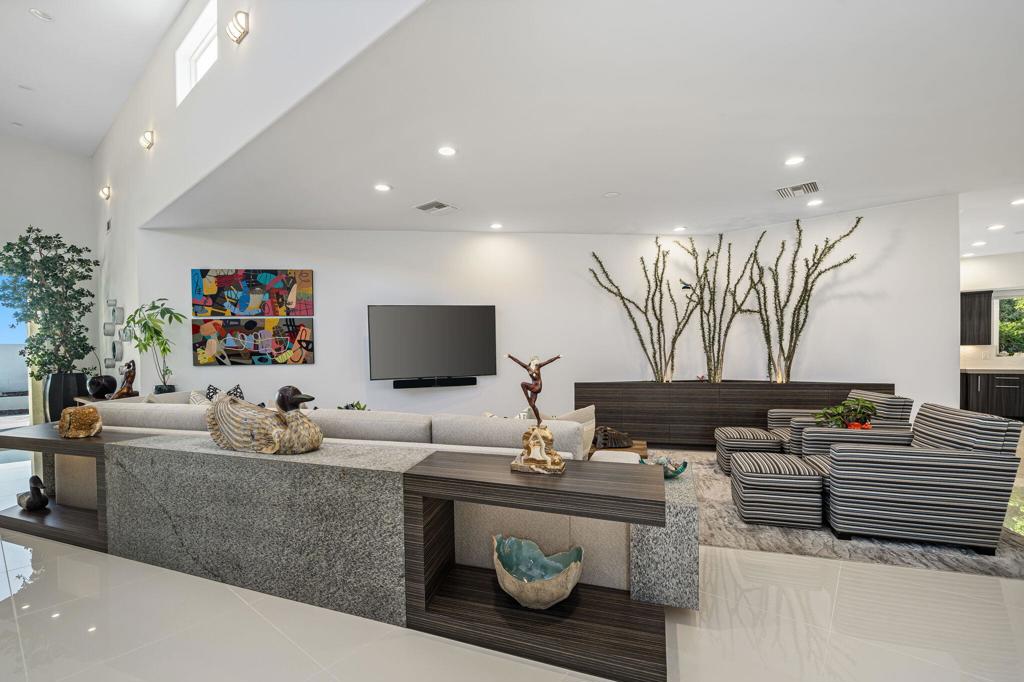 La Residence - Residential