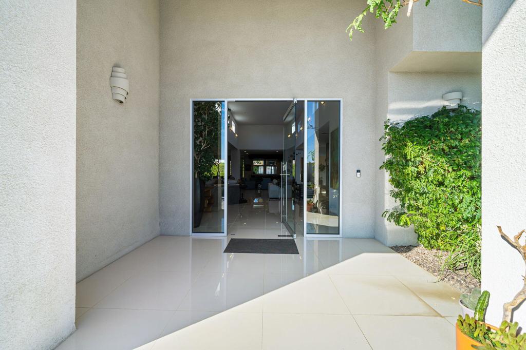 La Residence - Residential