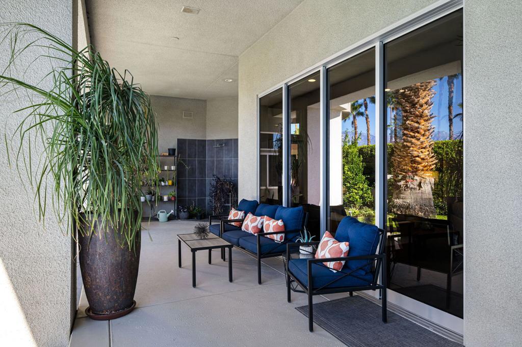 La Residence - Residential