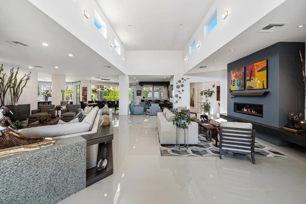 La Residence - Residential