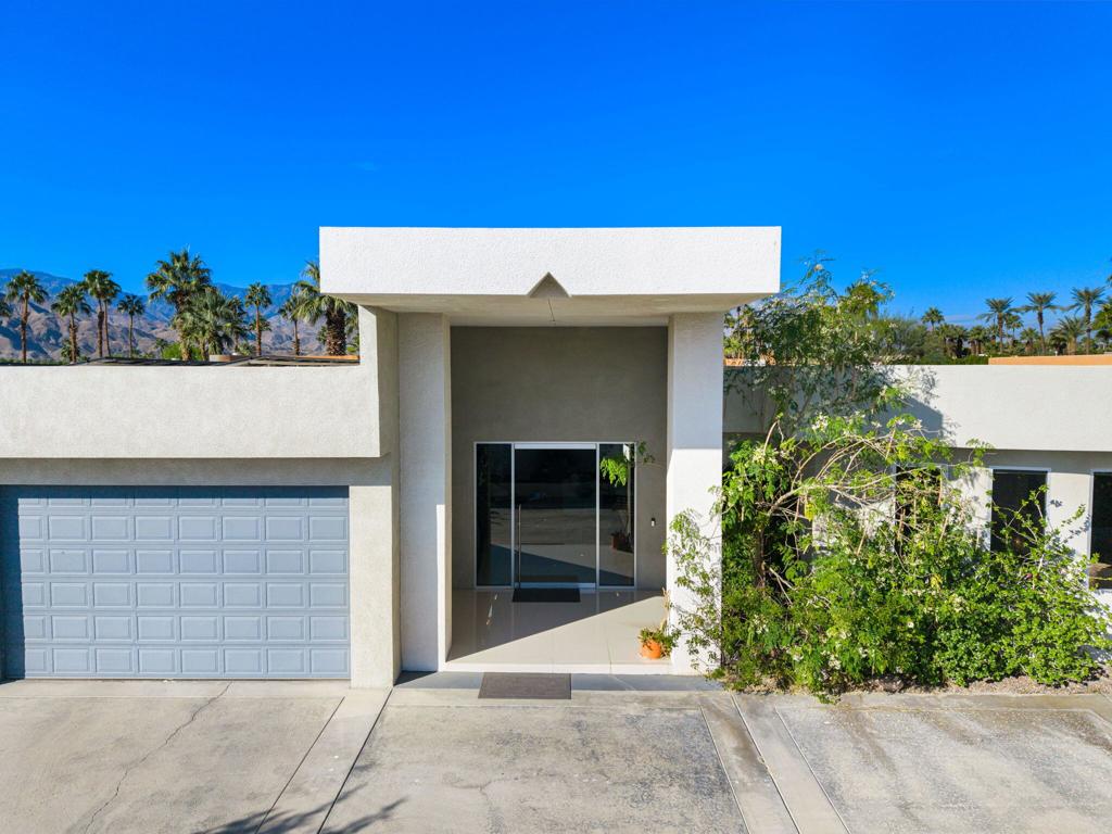 La Residence - Residential