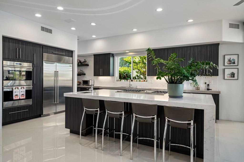 La Residence - Residential