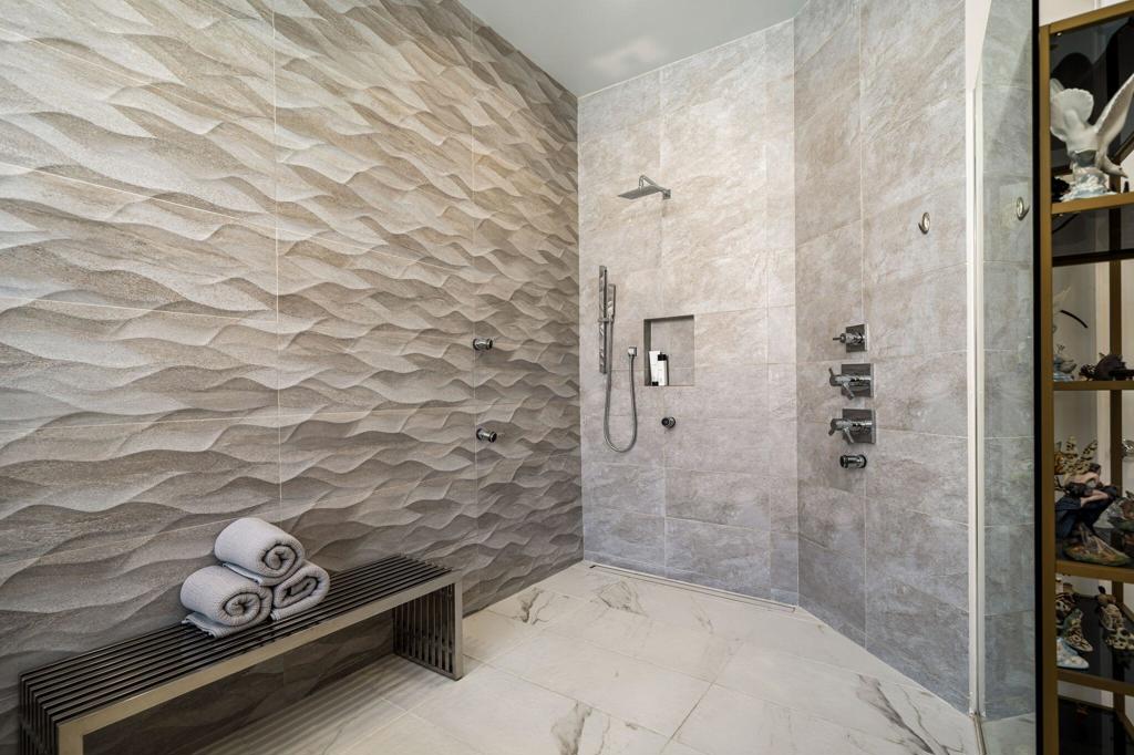 La Residence - Residential