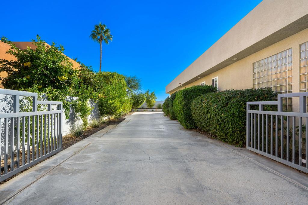 La Residence - Residential