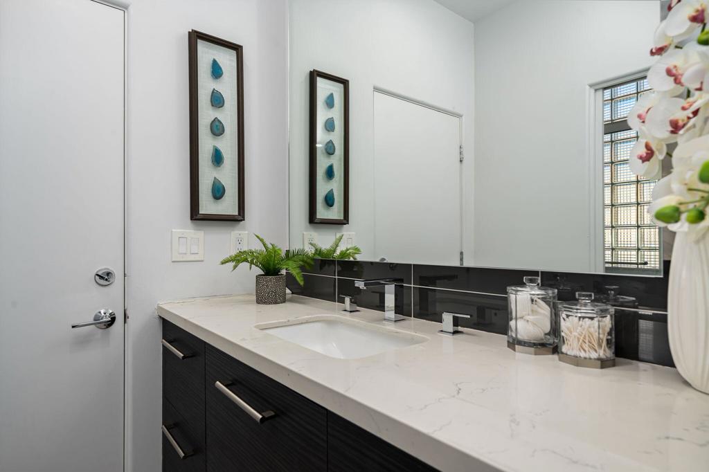 La Residence - Residential