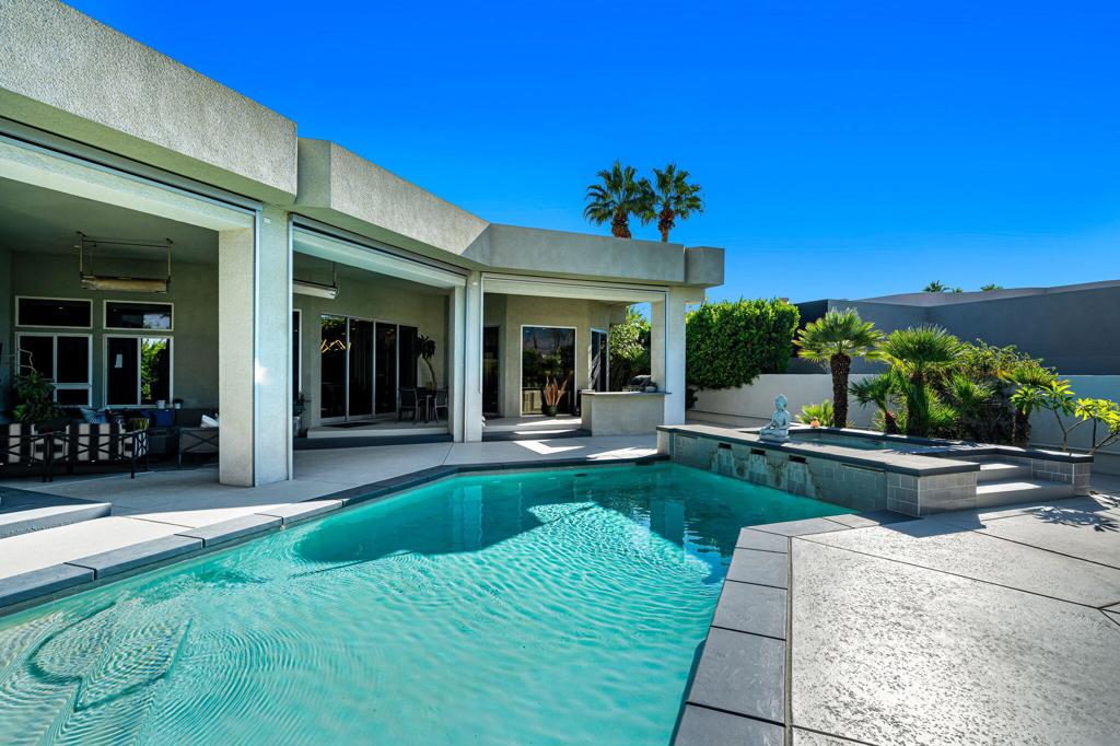 La Residence - Residential