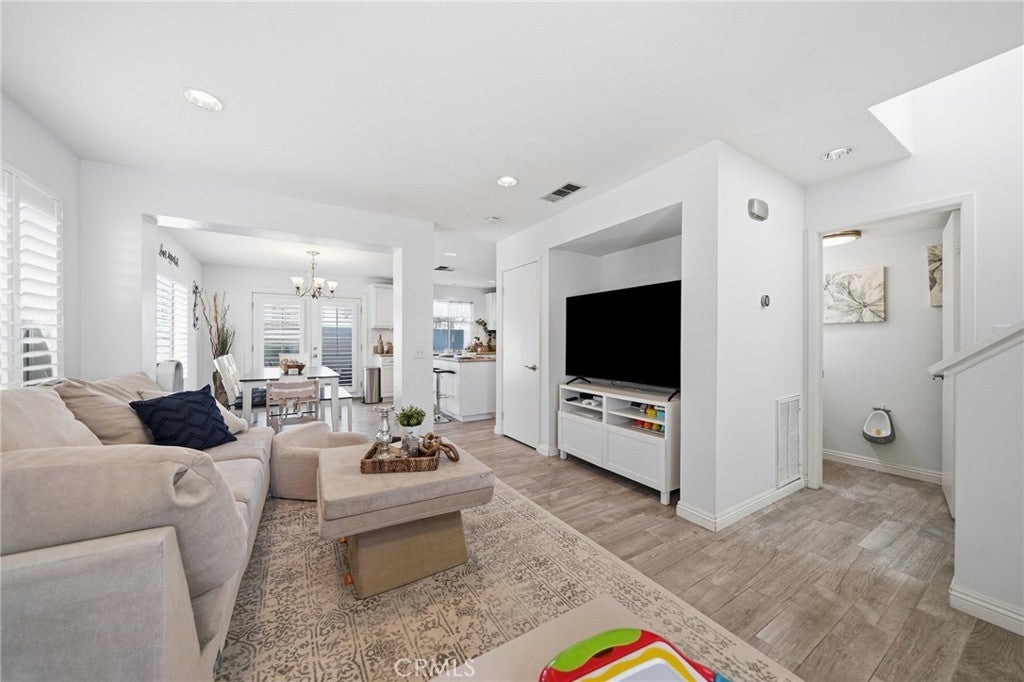 17 Monticello Lane