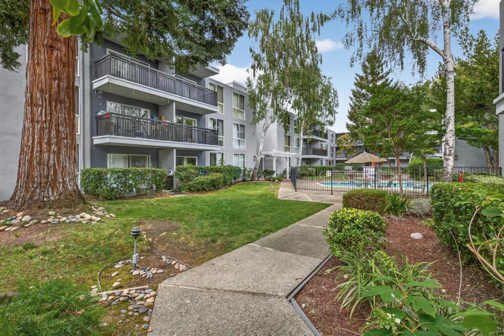 183 Del Medio Avenue 310