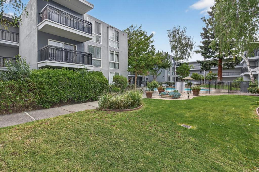 183 Del Medio Avenue 310