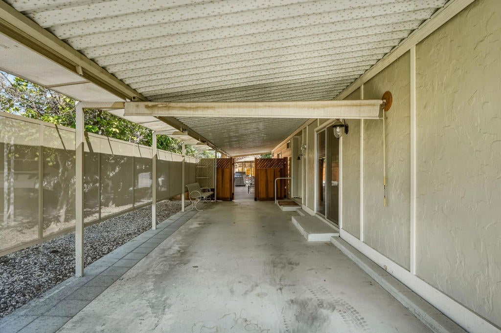 298 Avenida Andorra