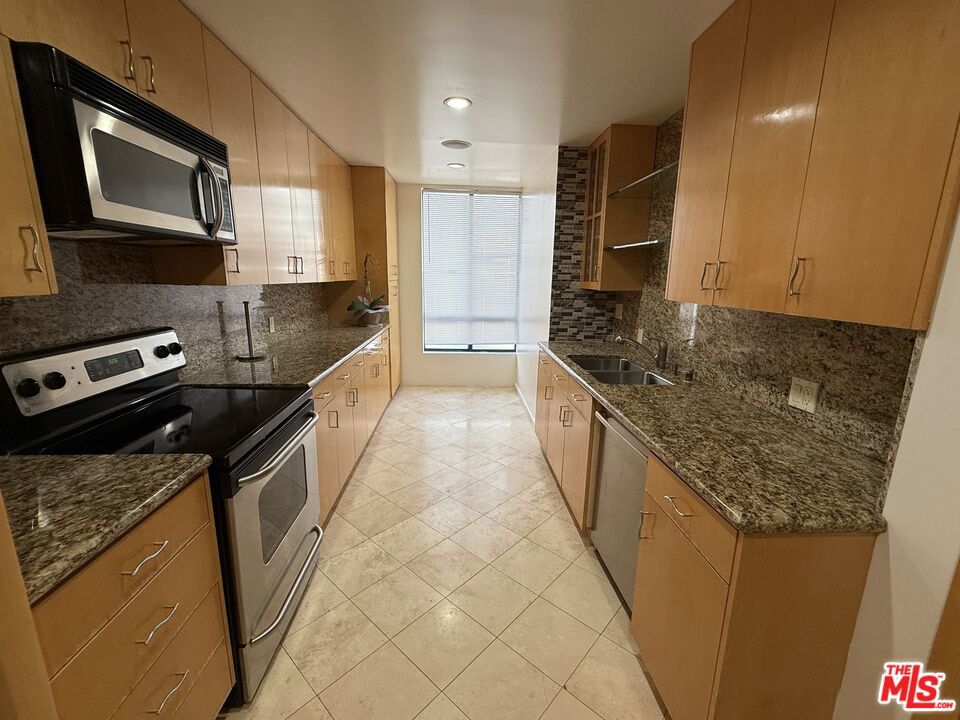 450 N Oakhurst Drive 304